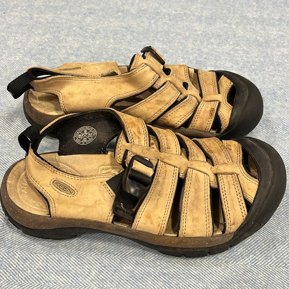 Keen Tan and Black Women Sandals - Picture 5 of 6